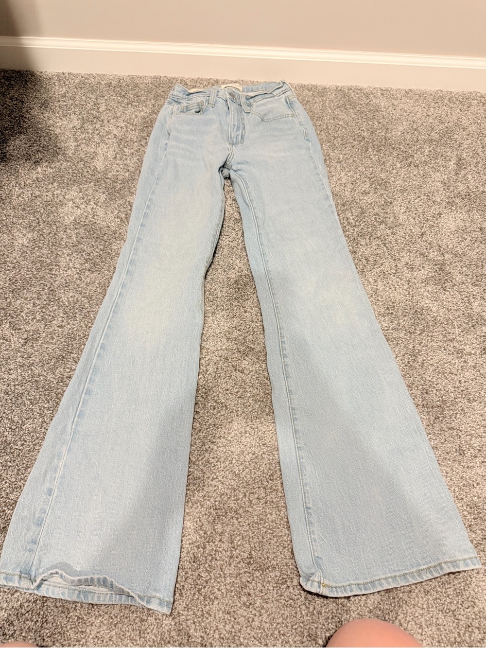Women’s universal Thread High Rise Flare Jeans Size 00